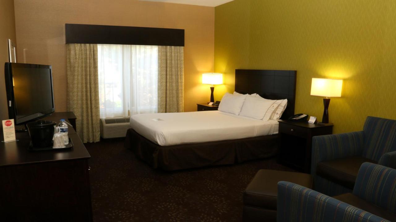 Holiday Inn Express Hotel & Suites Saginaw By Ihg Exterior foto
