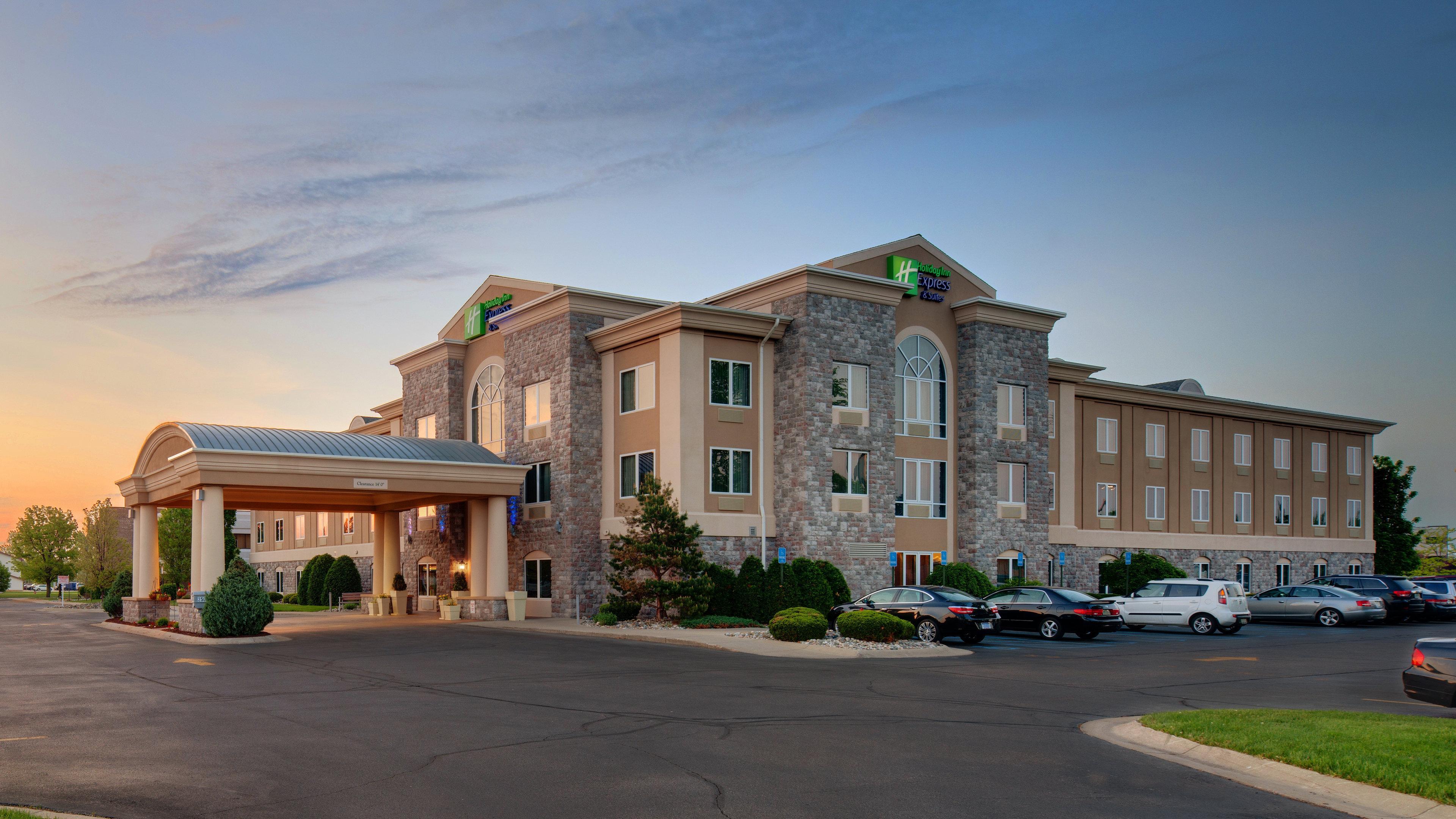 Holiday Inn Express Hotel & Suites Saginaw By Ihg Exterior foto