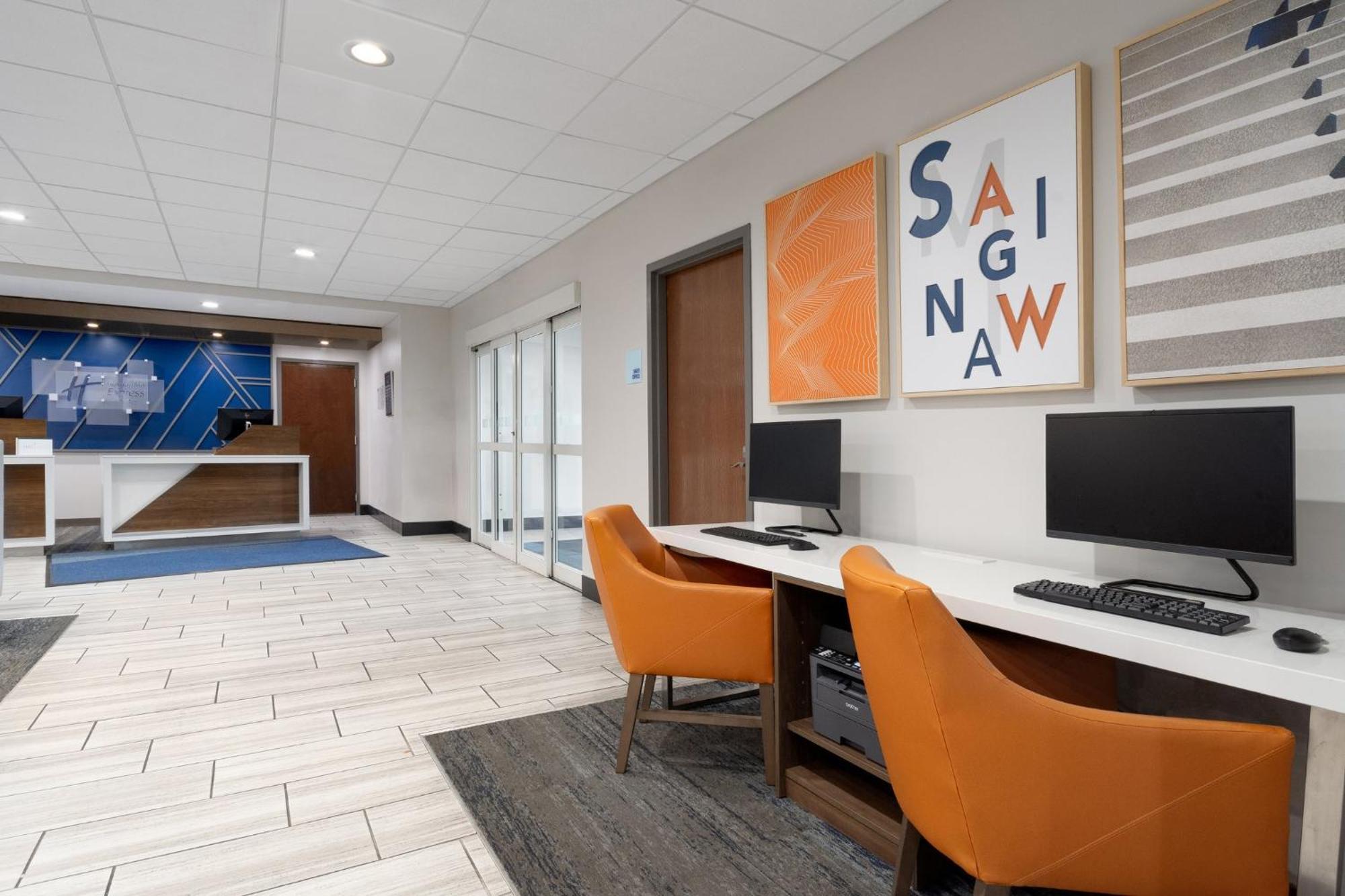 Holiday Inn Express Hotel & Suites Saginaw By Ihg Exterior foto