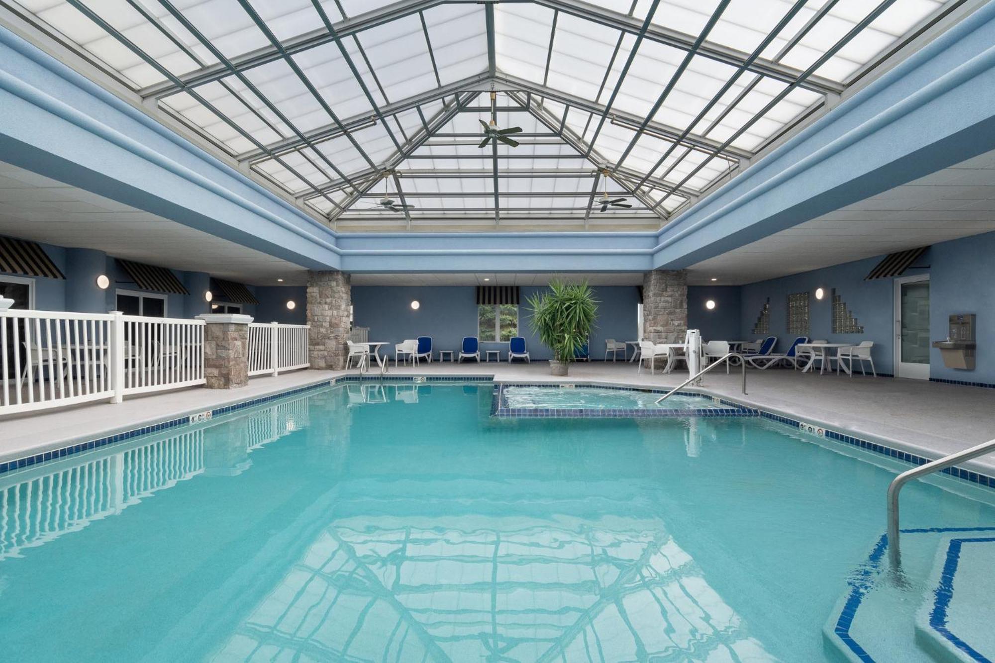 Holiday Inn Express Hotel & Suites Saginaw By Ihg Exterior foto